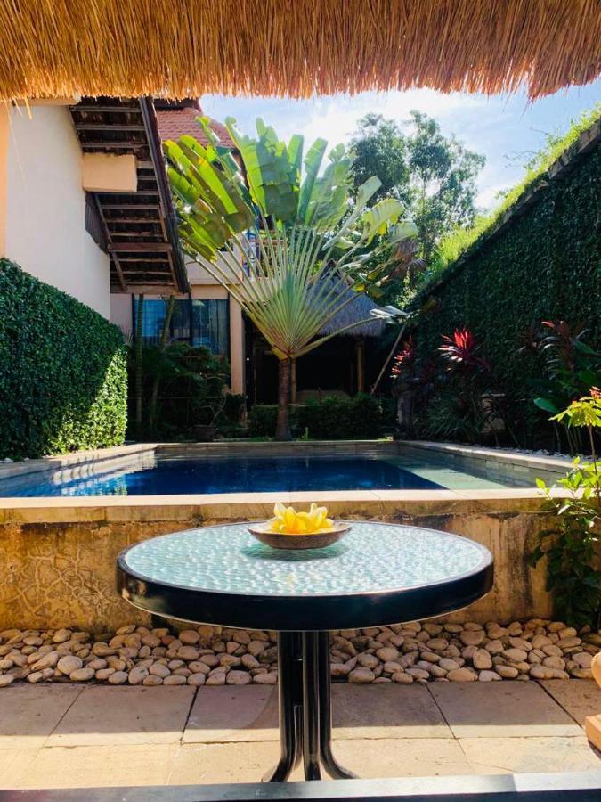 Giri'S Villa Jimbaran Унґасан Екстер'єр фото