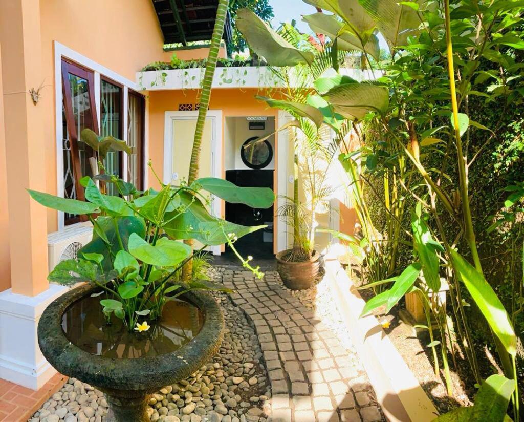 Giri'S Villa Jimbaran Унґасан Екстер'єр фото